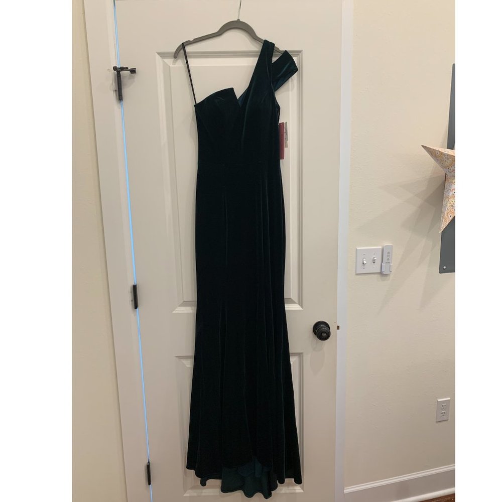Bloomingdales AQUA velvet one-shoulder gown (hunter green)